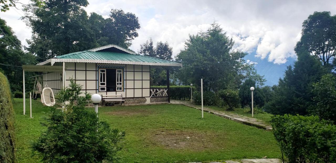The Nettle And Fern Farmstay Pelling Bagian luar foto