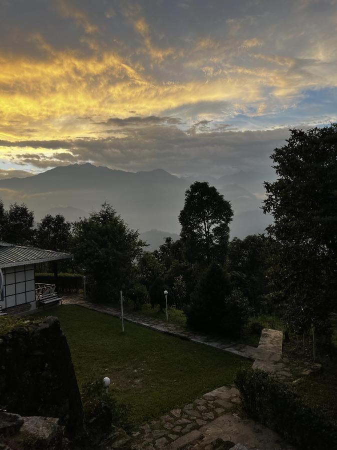 The Nettle And Fern Farmstay Pelling Bagian luar foto